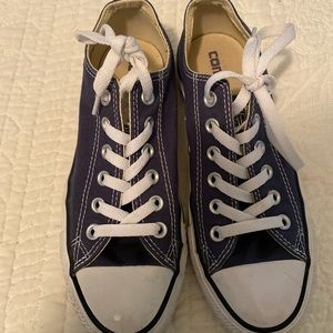 Women’s size 7 Converse All Star sneakers
